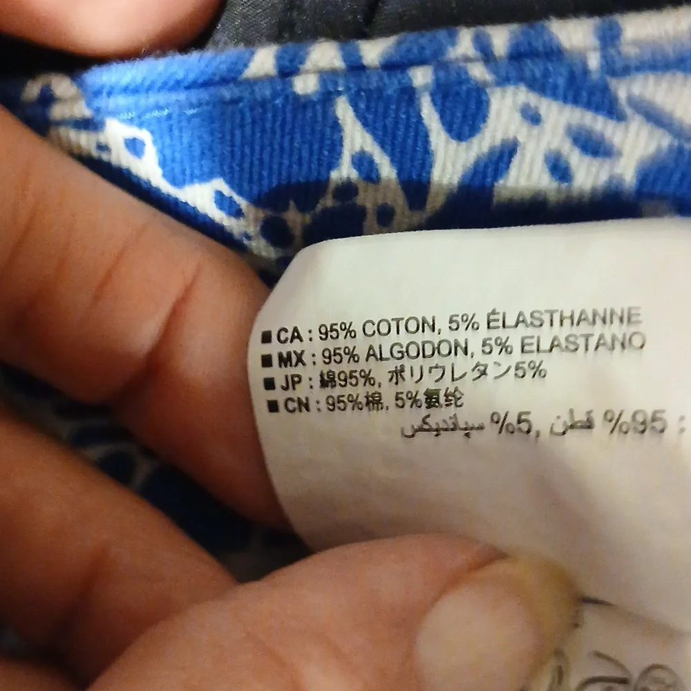 Old Navy Blue Floral Chino Bermuda Shorts - Women’s Size 2 Regular - Picture 11 of 12